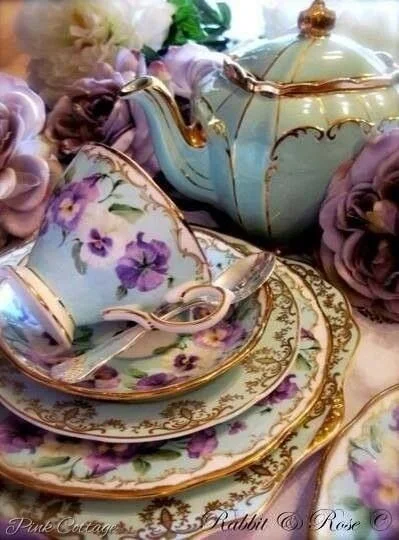 design dictionary- lusterware