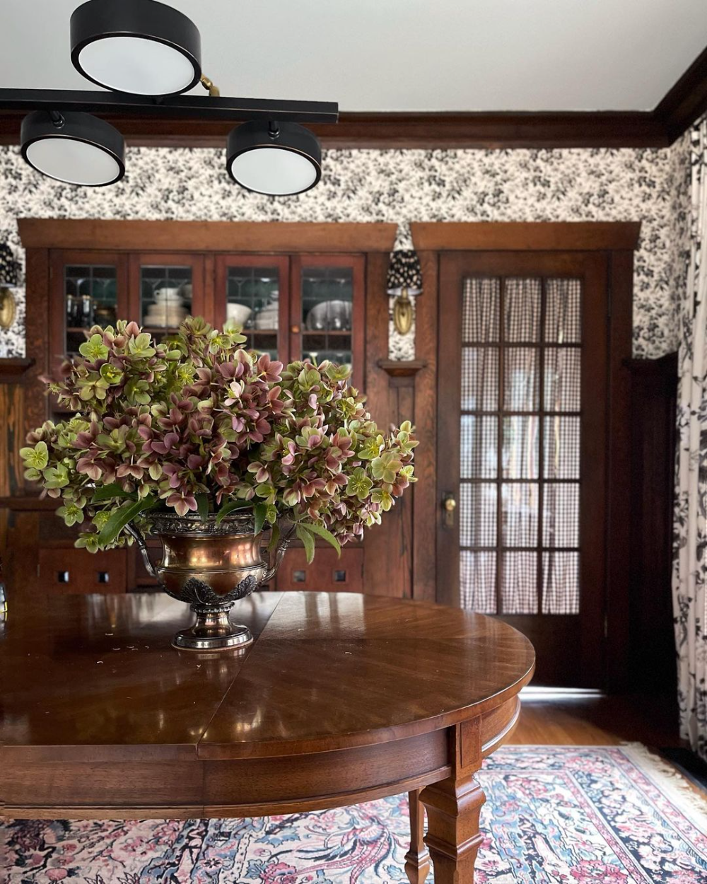 Design & Decorative Arts — Lynn Byrne