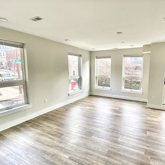 If you&rsquo;re a lover of natural light and modern finishes you&rsquo;ll go crazy over this unit 140 Green Lane! #apartment #rentalproperty #rentals #chestnuthill #phillyrentals #apartments #forrent #philadelphia #dontsleeponit #leasing #architectur