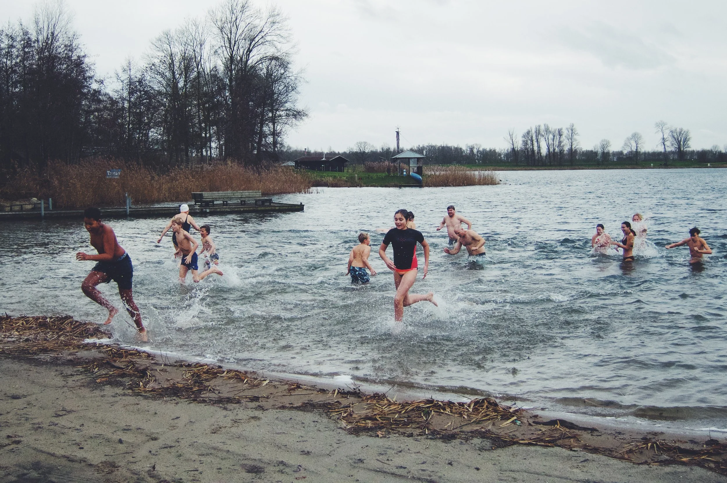 ZCK start 2023 fris met nieuwjaarsduik!