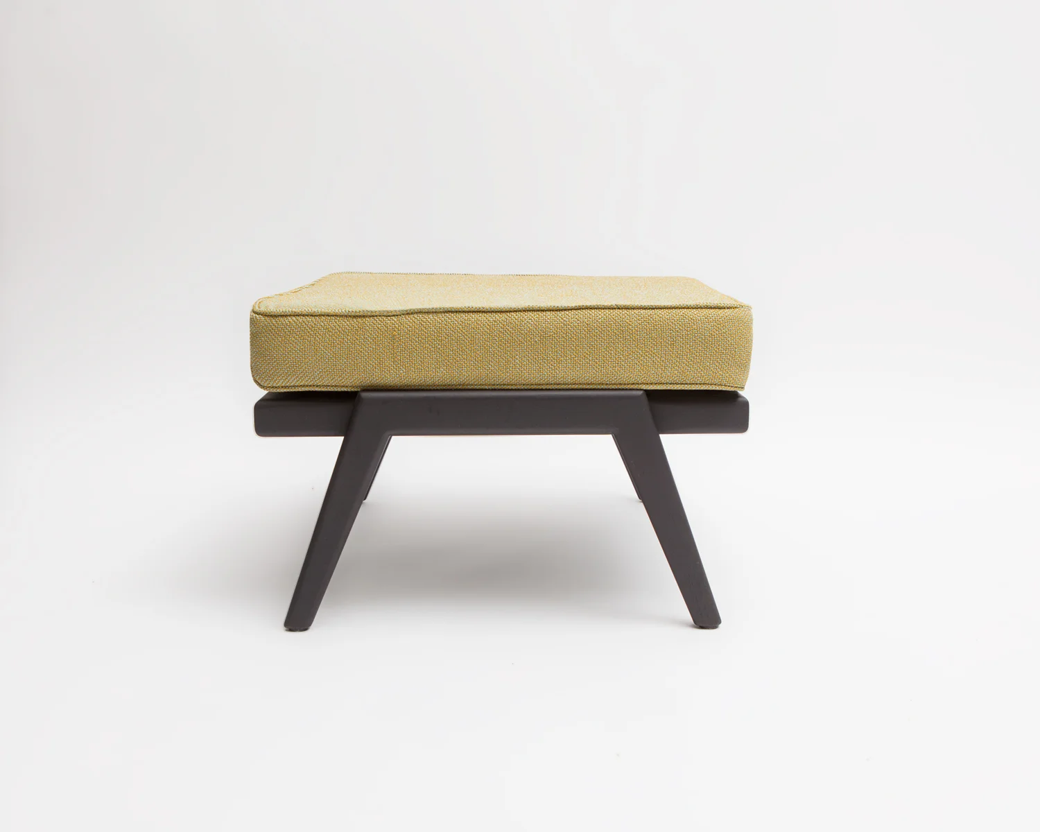 Smilow_WAC33Ottoman-4-lo.jpg