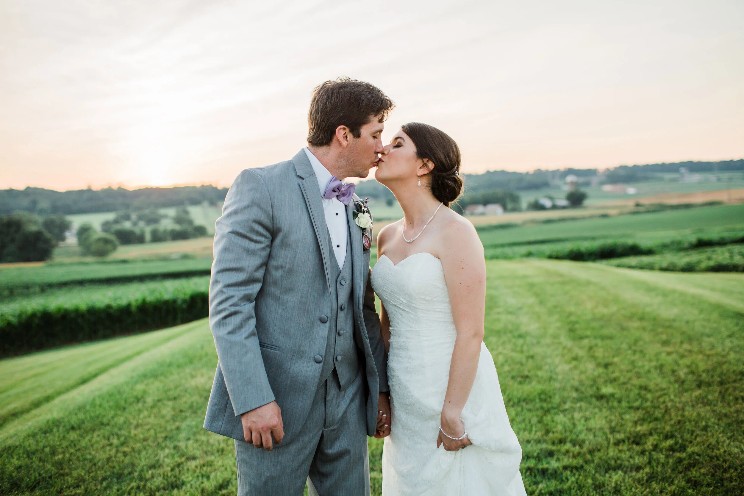 Harvest-View-Barn-Wedding-Photographer-10.jpg
