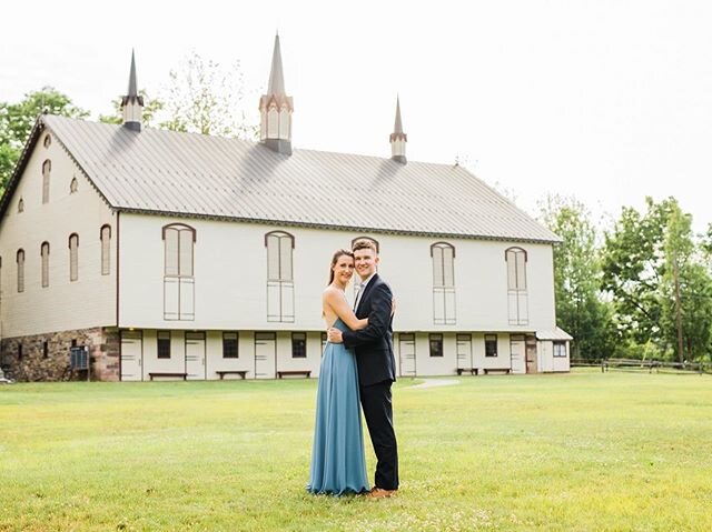 Another gorgeous evening to take engagement photos! &bull;
&bull;
&bull;
&bull;

#harrisburgweddings #centralpaweddings #paweddingphotographer #centralpaweddingphotographer #engaged #ido #centralpaphotographer #weddingphotographer #centralpaweddingph