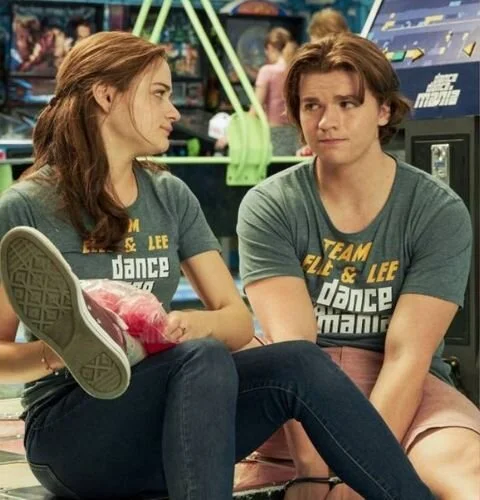 10 Plot Holes You Completely Missed In Kissing Booth 2