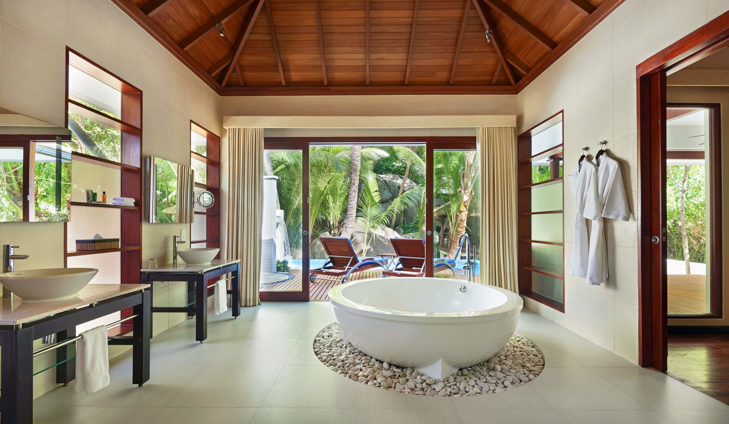 Labriz - Deluxe Hillside Pool Villa 2 - Copy.jpg