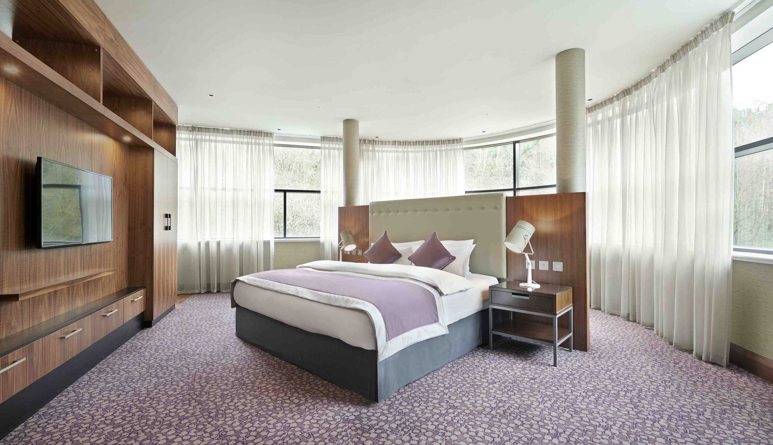DELUXE SUITE - Bed (4).jpeg