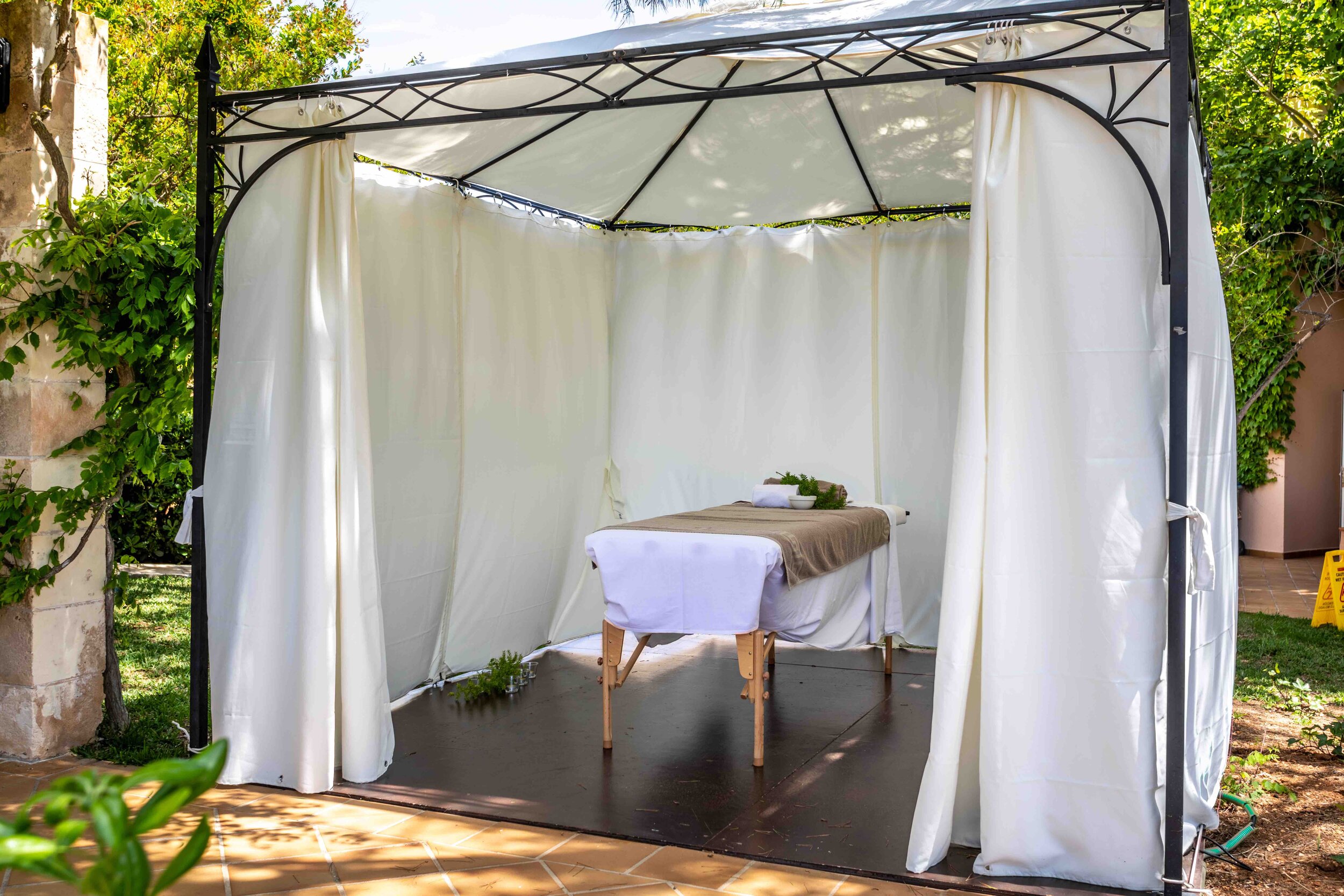 ZafiroMenorca 2018_Outdoor Massage Cabin_232.jpeg