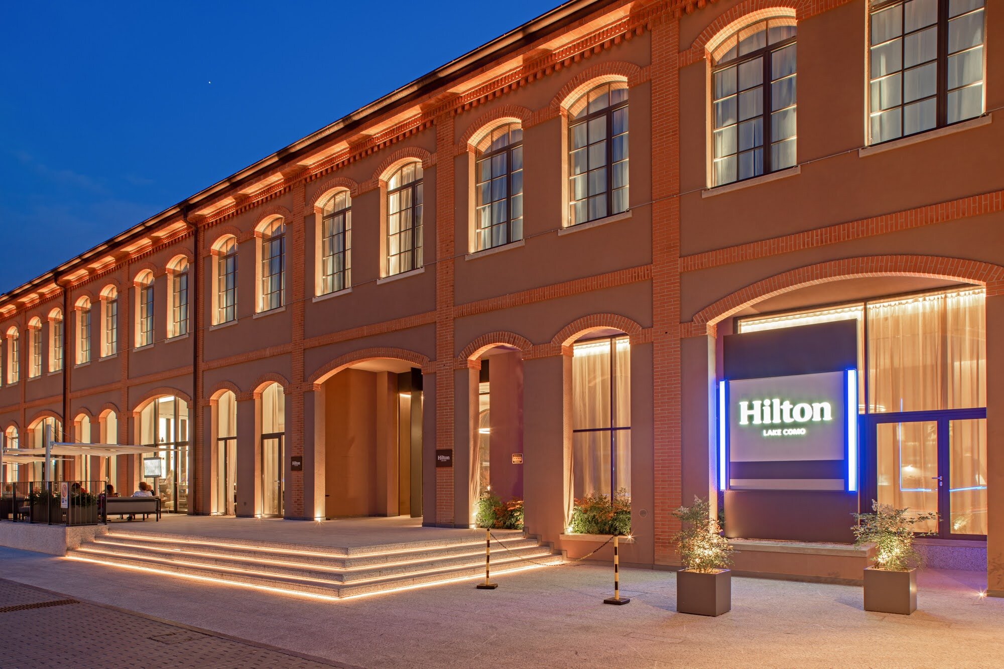 HLC_Exterior by night.jpg