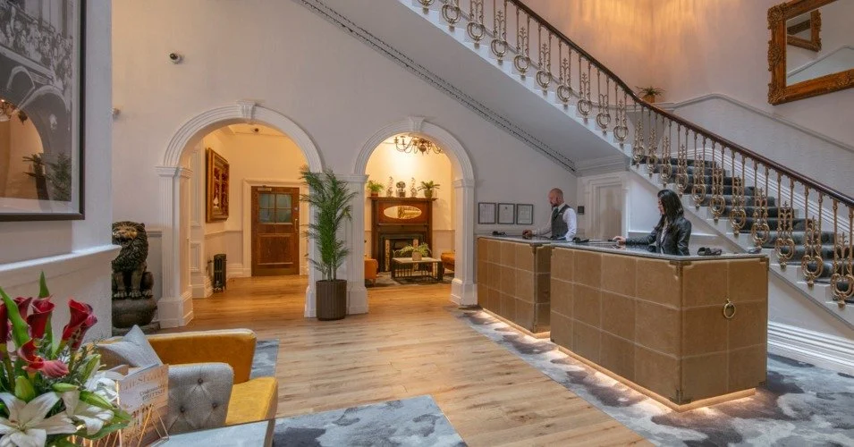 How WhatsApp helped The Queen at Chester Hotel double its dining uptake🏨📱

The Queen at Chester Hotel doubled its dining numbers by swapping emails for WhatsApp. With AI assistant &ldquo;Amanda&rdquo; engaging guests before and during their stay, t