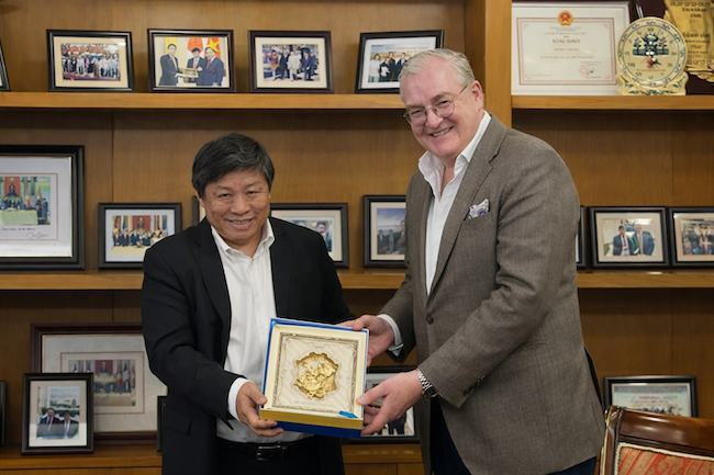 Photo2-Dr. Nguyen Thanh Hung_Martin Smura (2).png