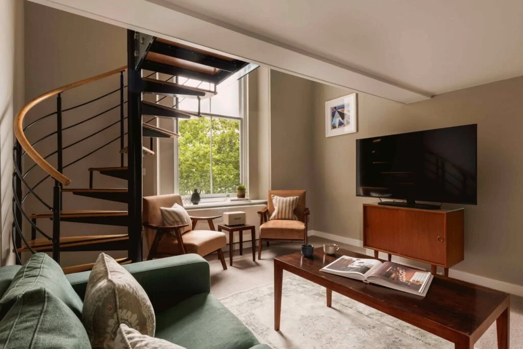 Native Hyde Park Welcomes a Fresh Look Following a &pound;2M Refurbishment🏨

The London aparthotel, Native Hyde Park, @nativeplacesuk now features redesigned interiors that blend its historic character with modern comfort, offering upgraded rooms an