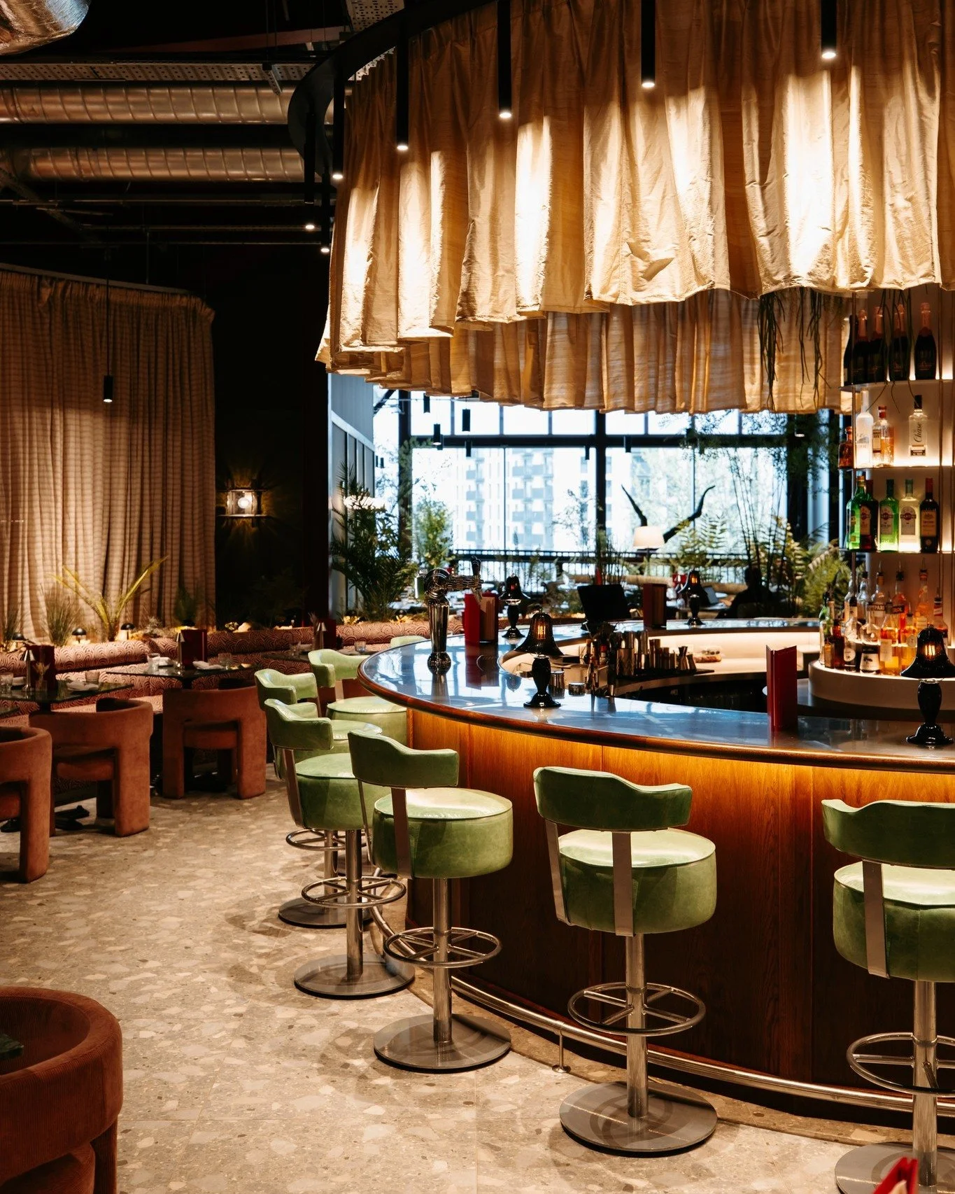 @songbirdrestaurant Opens in Canary Wharf This May 🍽🍸

Bringing modern British dining and creative cocktails to London&rsquo;s business district, the stylish new venue will serve seasonal dishes inspired by the British Isles, offering a vibrant new