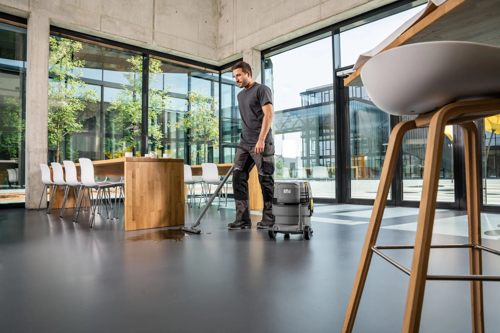 Compaintless Cleaner Cordless and compact cleaning with quality results — Warm Welcome Magazine
