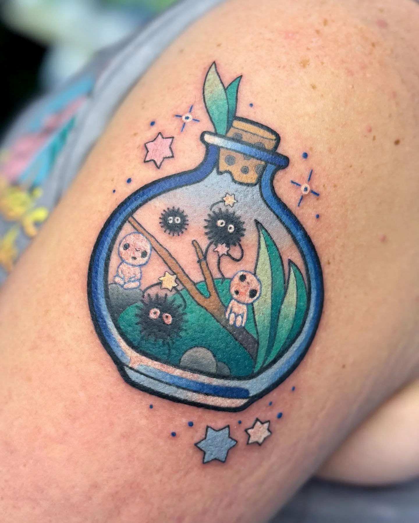 A soot sprite and forest spirit terrarium for Kade&rsquo;s first color tattoo! Based on a sketch he made ☺️ thanks so much Kade!! ✨

#parlorsuites #ohiotattooartist #columbustattooartists #colortattoos #ghiblitattoo #ghiblitattoos #sootsprites #terra