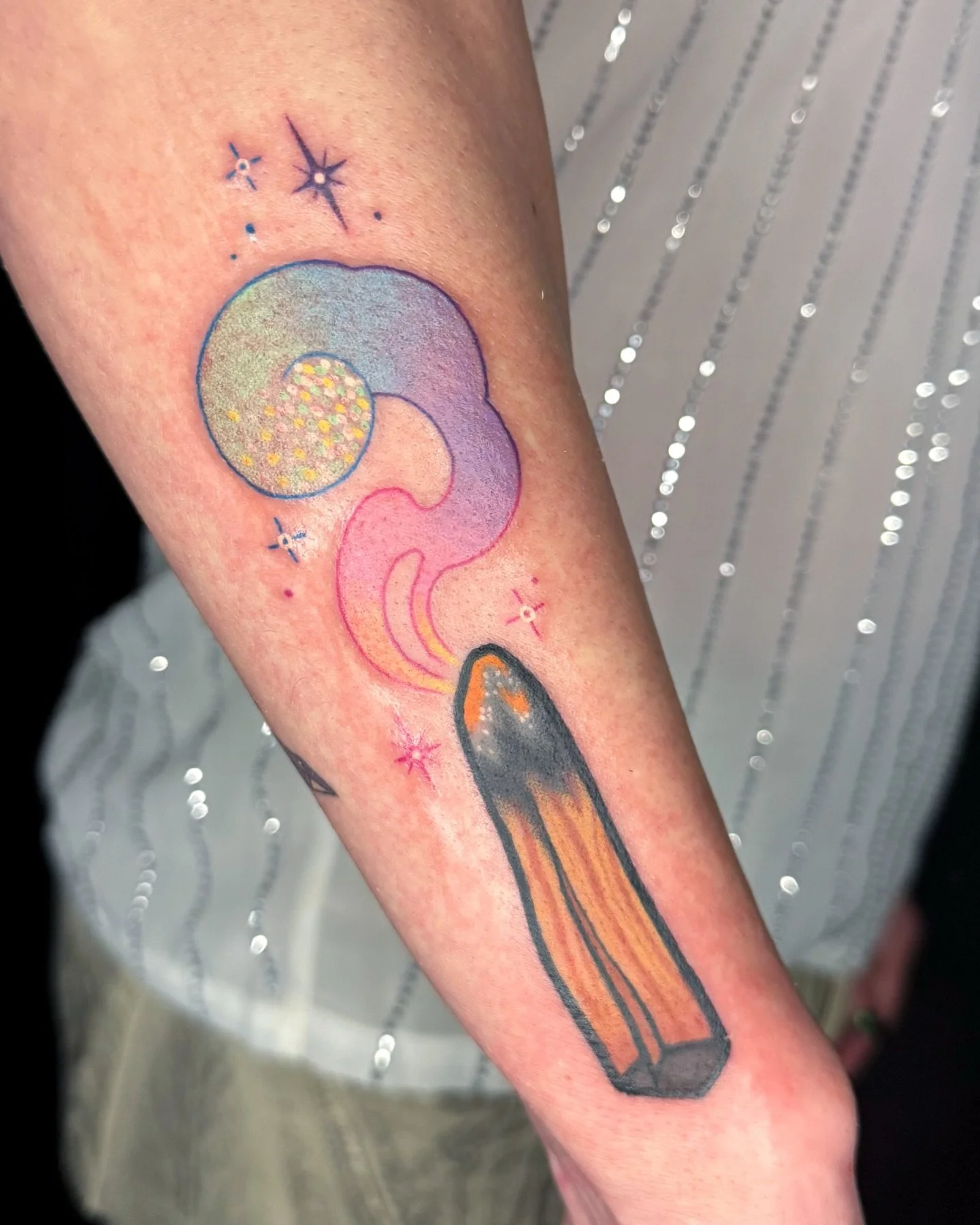 Magical palo santo flash for Sean + a ~1 month healed korok (sorry about the glare) 🪵💕 thanks so much Sean!! 🫶

#ohiotattooartist #cutetattoos #colortattoos #witchytattoos #gamertattoos