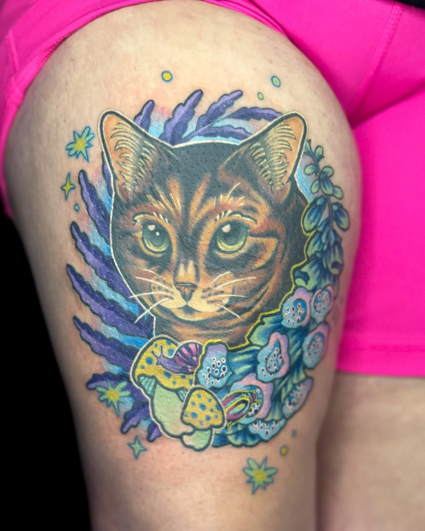 Finished this portrait of Coconut on Kiera yesterday! She gave me a ton of freedom with the framing and color palette &ndash; in my mind, it&rsquo;s some kinda magical nighttime forest scene ✨ This was done over 3 sessions so some of the color is fre