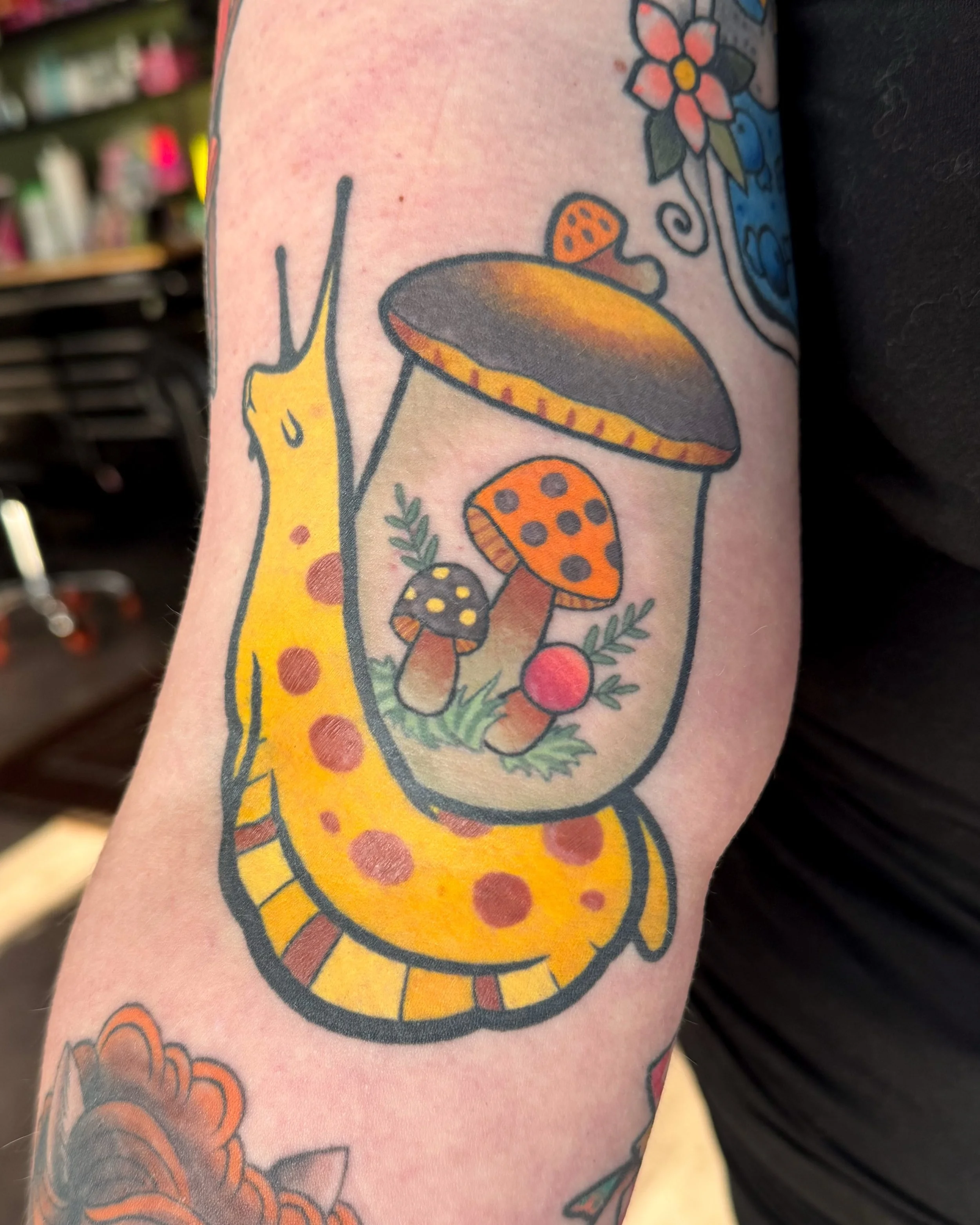 ✨ HEALED STUFF✨ on Shelby, Joy &amp; Carrie! 

🐌 ~5 months*
*needs some teeny touch-ups but still happy with how this healed ☺️ 
🐴 ~8.5 months 
🍃 ~8.5 months 
🌙 ~3 months*
*w/ teeny touch-up
🐈&zwj;⬛ ~2 months

#ohiotattooartist #cutetattoos #col