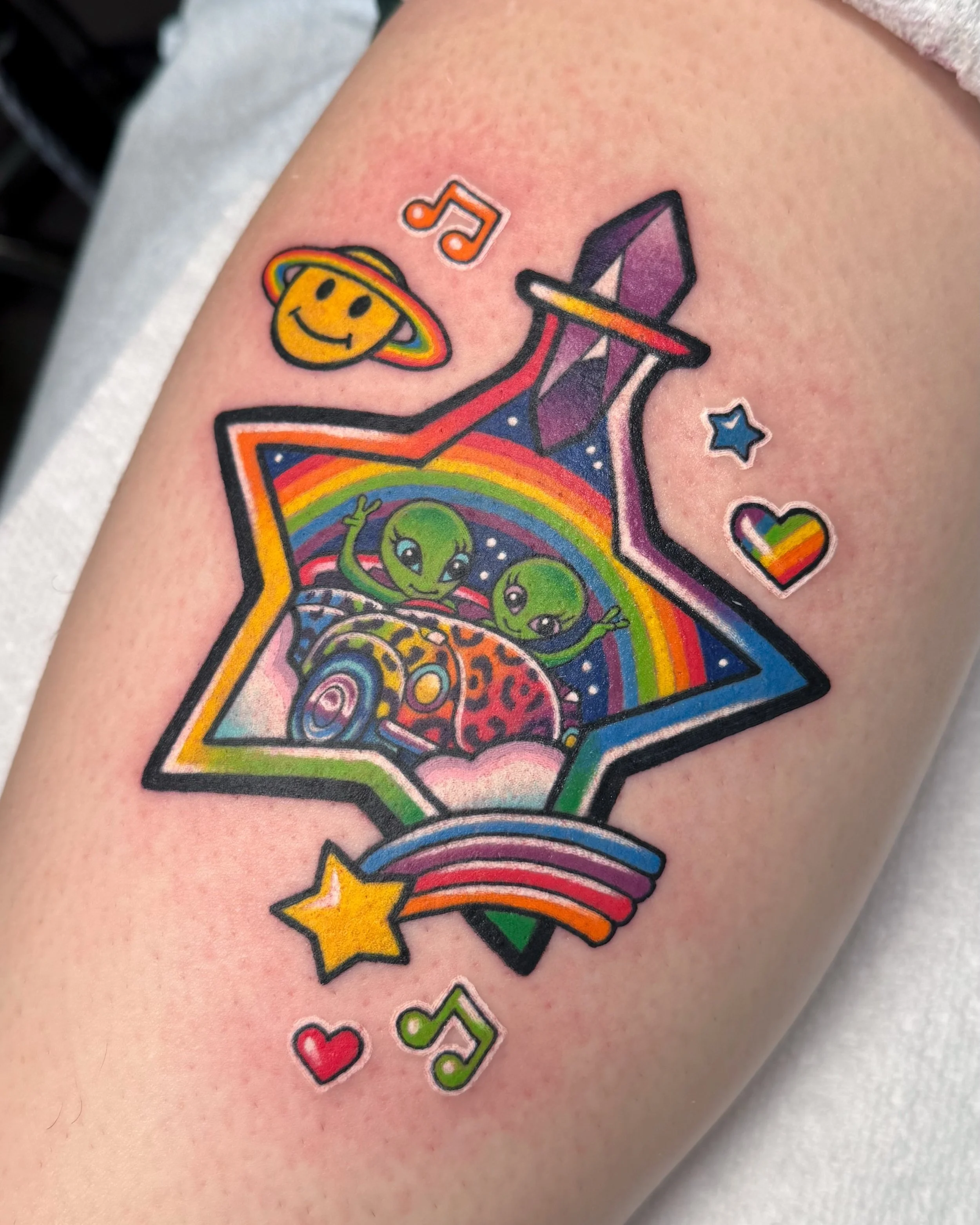 &ldquo;Nostalgia&rdquo; potion bottle for Kelly! 👽🌈 thanks so much for re-homing this design, I had so much fun making it!! Thanks so much Kelly!

The alternate dolphin potion bottle is still available! 🐬💕 someone come &lsquo;n&rsquo; git it!🤞


