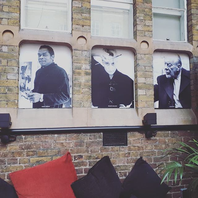 Zanna Creative's London home-from-home @octobergallery is looking pretty fine right now. Great artwork in the beautiful courtyard #creativeenterprise #artistsoninstagram #artist #creativeuk #zannacreative #culture #ukculture