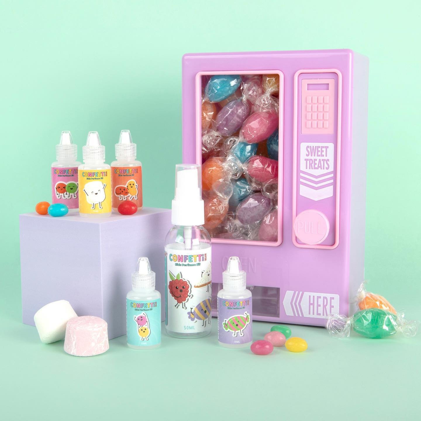 My studio still smells like candy and I&rsquo;m not mad about it 🤤! Recent shoot for Confetti Blue.

🍭 Perfume Making Kit by @confettiblueco
📸 Photography by @hellomrspenny
