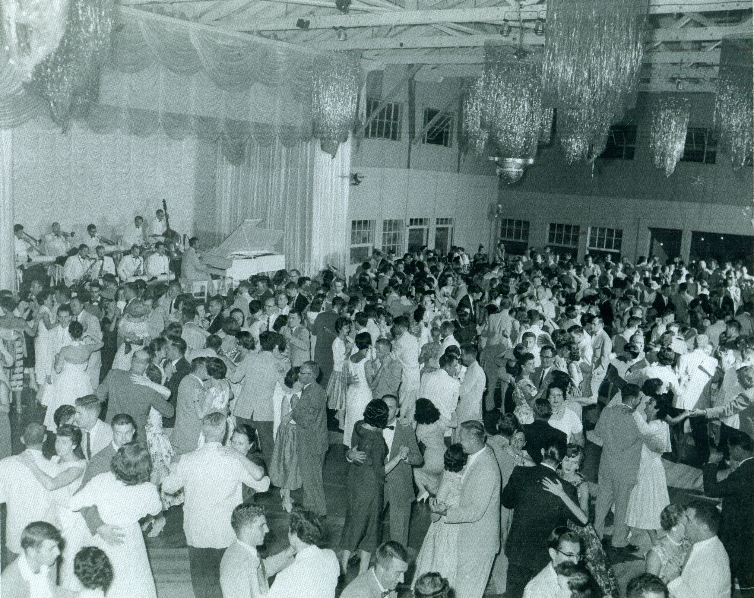 Large sold out crowds would attend shows at the Winnipesaukee Pier