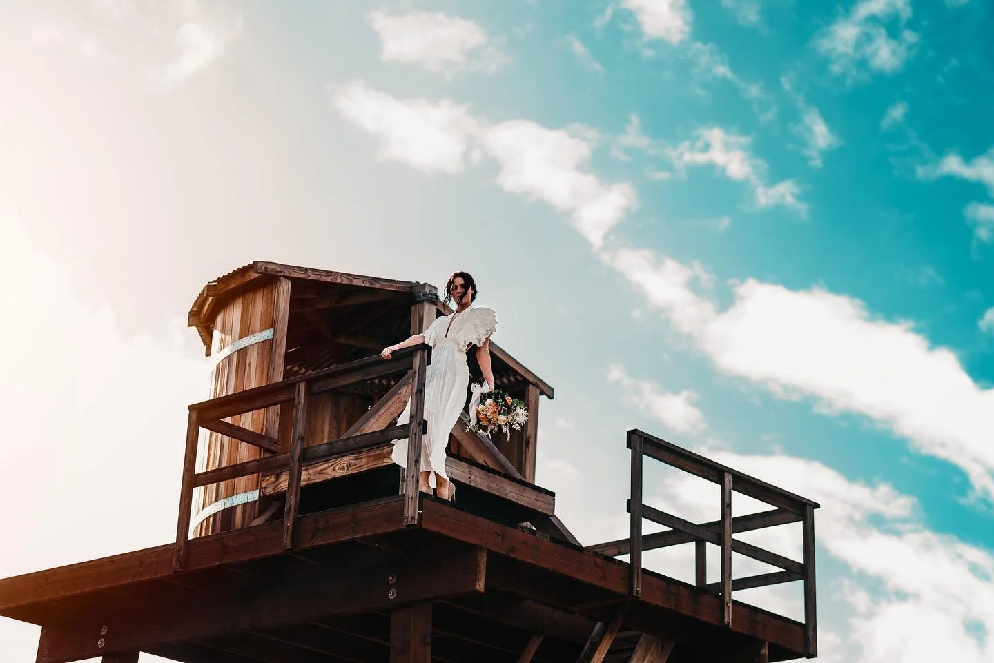 Excuse me while I kiss the sky
.
.
.
planning: @seaglassweddings 
model: @miss_conrad 
floral: @bedelmanfloraldesign 
hair: @rubyxhair 
makeup: @centralcoastbeauties 
venue: @hartleyfarms 
dress: @willowbywatters .
.
.
#lauranoelephoto #centralcoastp