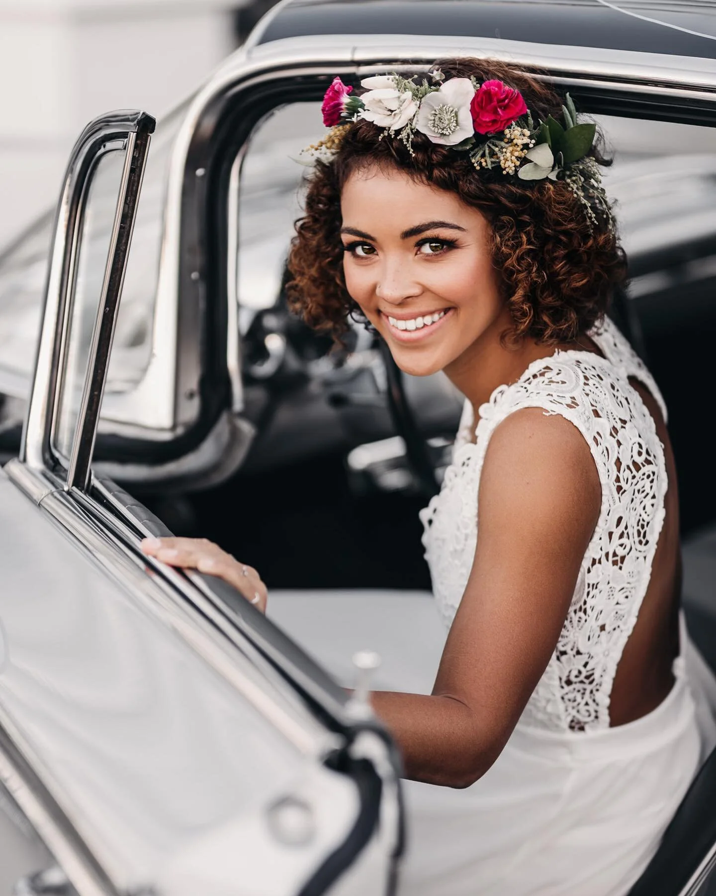 Classic cars and flower crowns 🌸 .
.
.
Planning: @seaglassweddings 
Cinematography: @foxjumpcinematics 
Drone Specialist: @dpfilmsproductions 
Venue: @theinnatthepier 
Florist: @bedelmanfloraldesign 
H&amp;MU: @rubyxhair 
Model: @dresdenjune 
Dress: