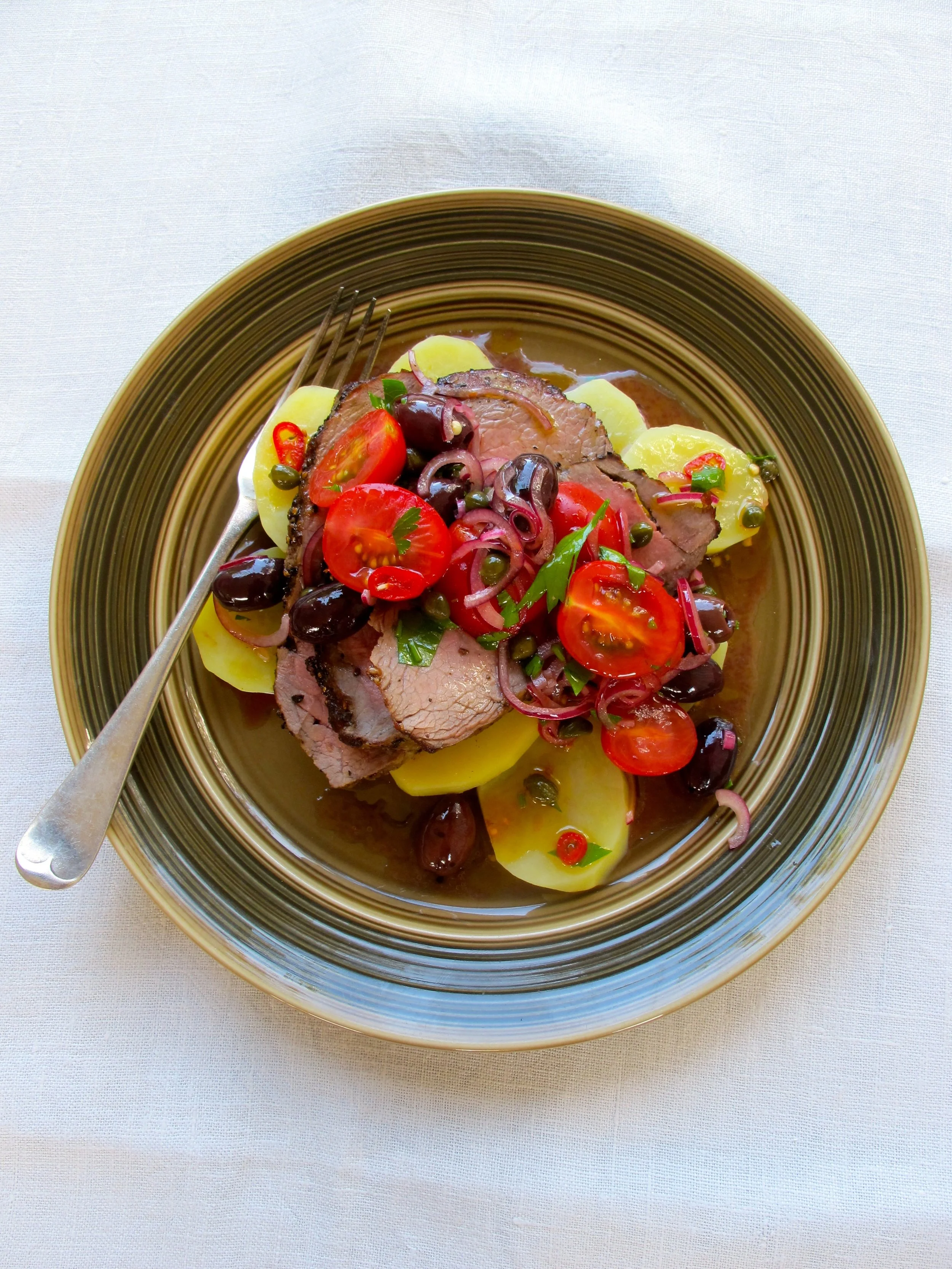 11.Steak-and-Potatoes-with-Cherry-Toms-and-Olives.jpg
