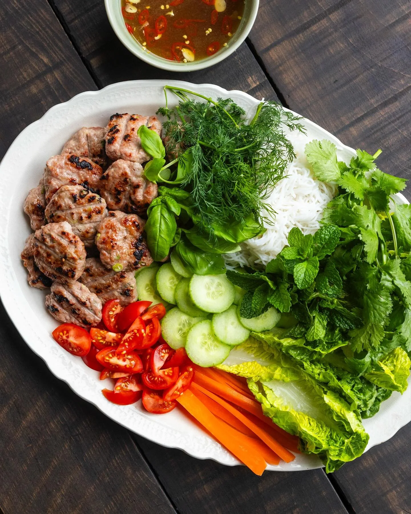 Summer is on the way and coming this week on raymcvinnie.com is my Vietnamese style family bbq with chargrilled pork patties, nuoc cham dipping sauce, herbs and fresh vegetables.
🔗 link in bio or visit raymcvinnie.com/subscribe