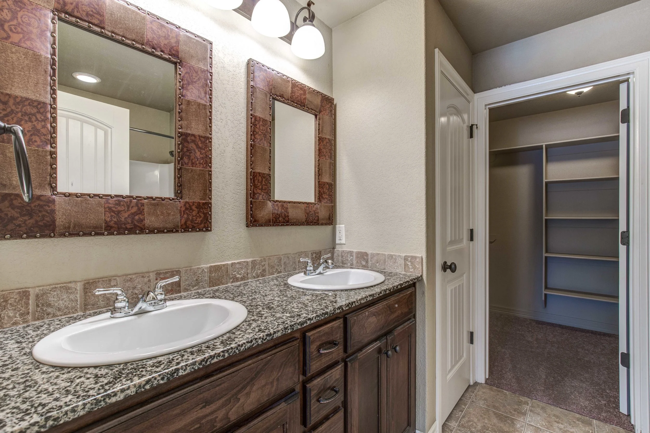 15th Place-Master Bath.jpg