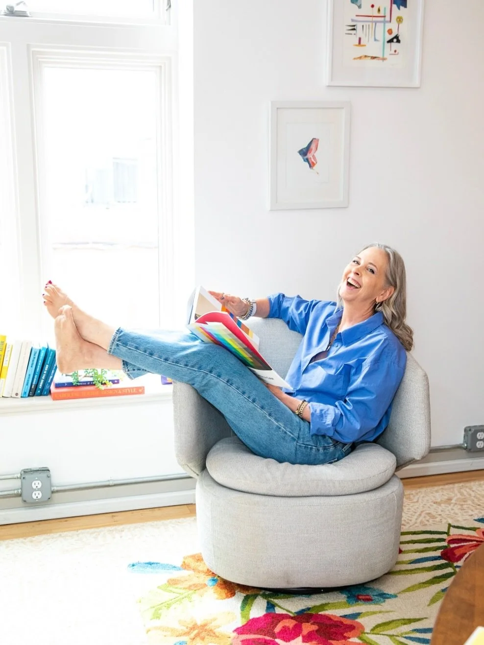 Christie of @vanderlaan_creative traded nearly 20 years in corporate life for something more meaningful&mdash;creativity, independence, and helping others build brands they love. 

With her eye for color and artistic design, her work always feels ali