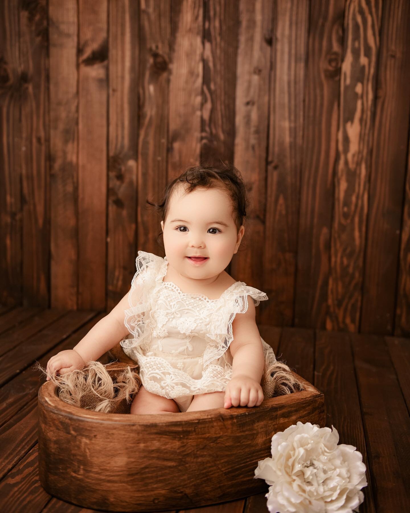 The cutest 7 month baby girl 💫✨#ocnewbornphotographer#ocbabies#ocphotographer#orangecountyphotographer#ocphotography