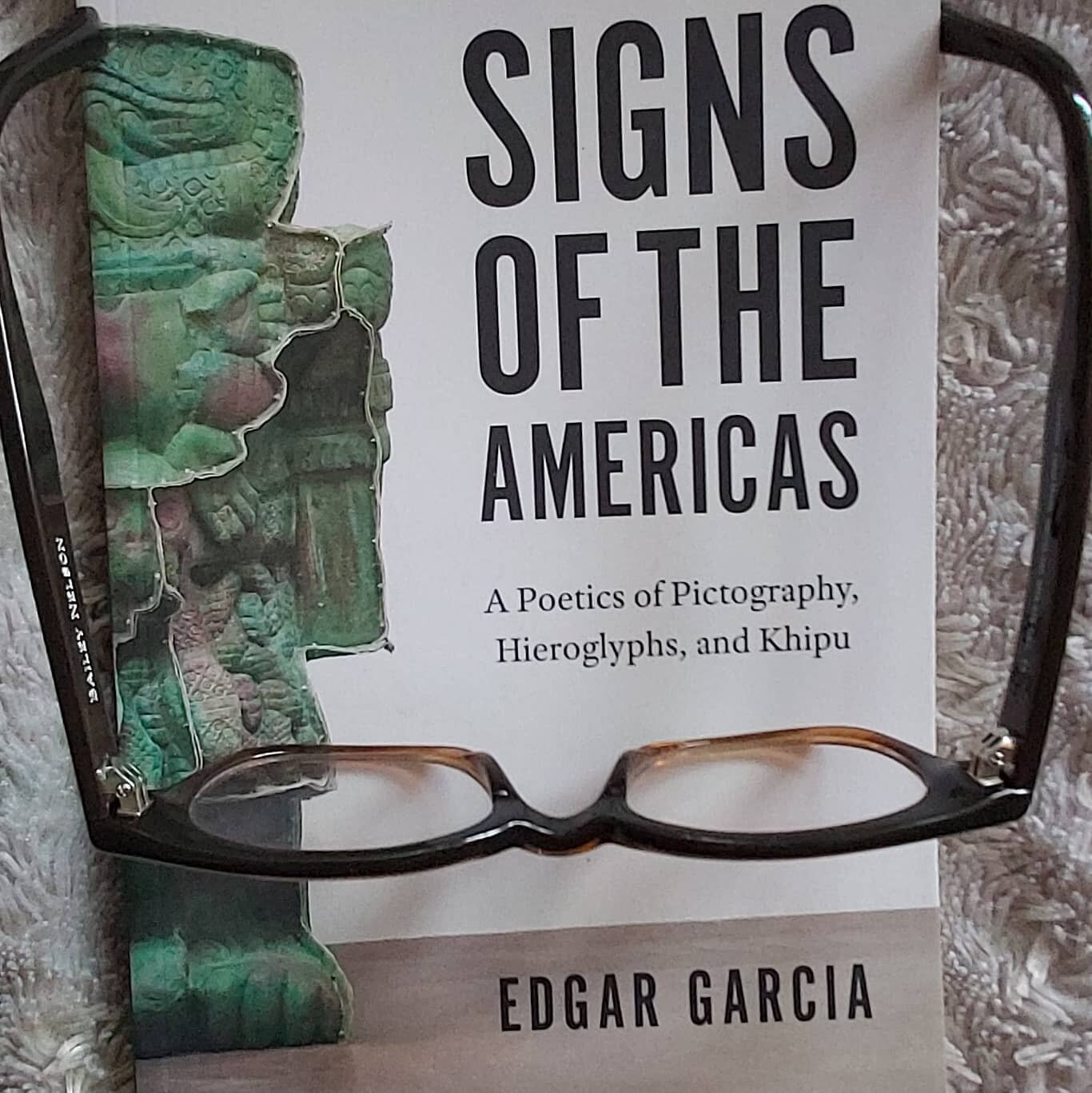 &quot;It is a popular misconception that the era of the pictograph has come to a close&quot;... this powerful book shows the persistance and recombination of ancient sign systems in the modern world, rewriting graffiti history...
 #SignsOfTheAmericas