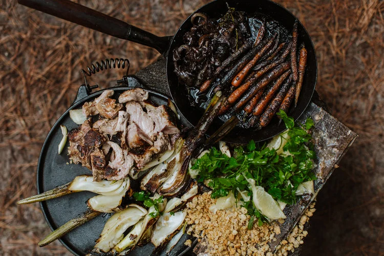 PLAITED PORK WITH FENNEL &amp; PINOT MUSHROOMS