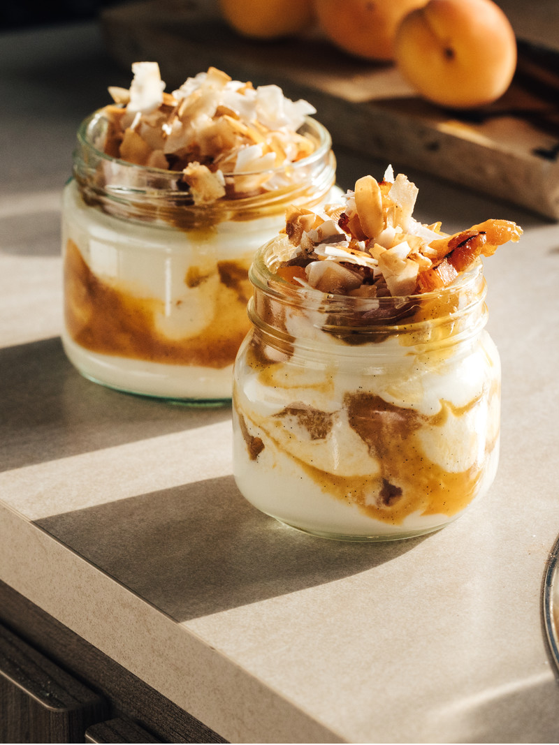 607dc6685e428d0e2026c9860668e03ef3b4c332_recipe-food-apricot-coconut-cream-whip-vanilla-final-complete.jpg