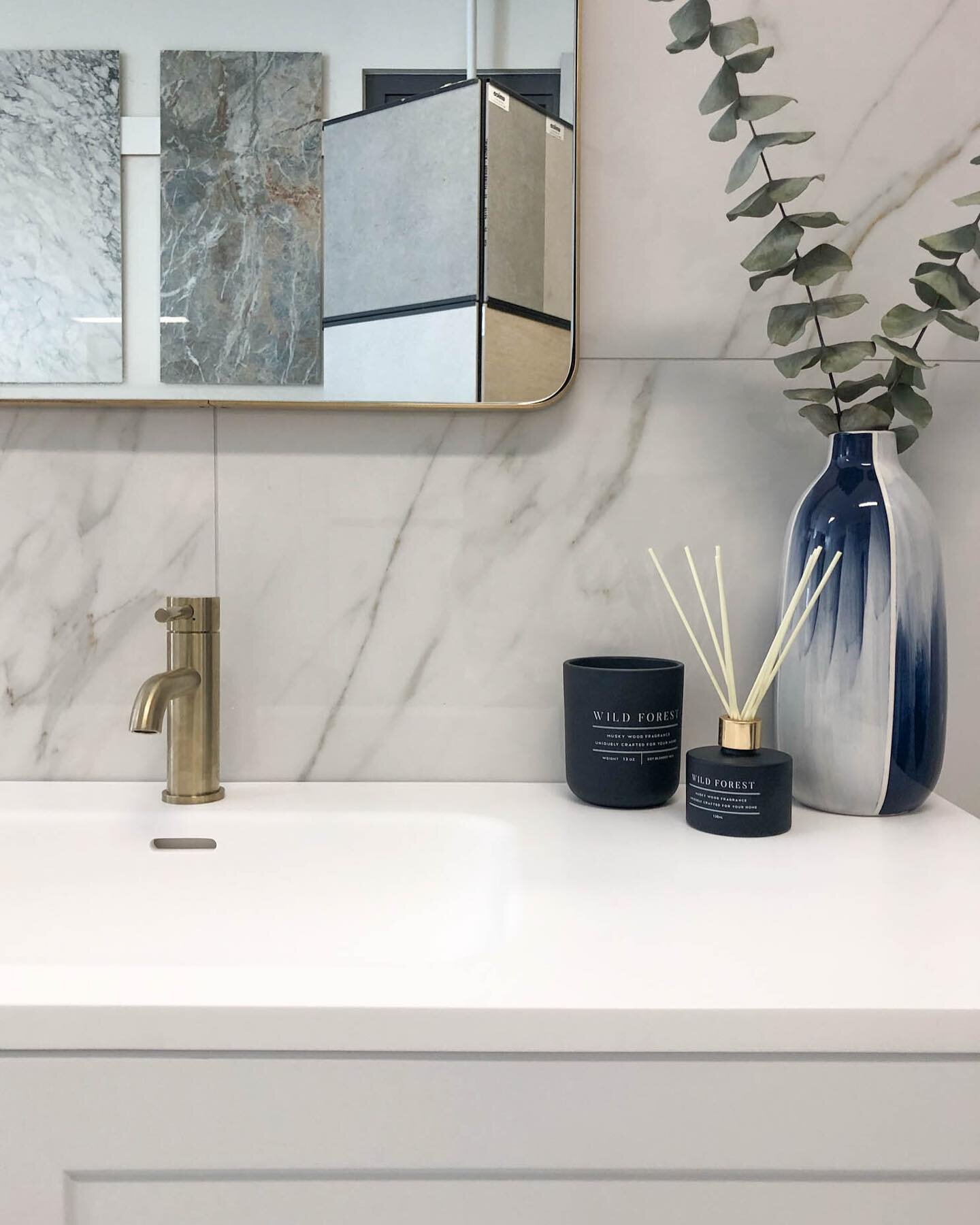 Timeless bathroom design featuring our classic Calacatta marble tile ✨

Pop into our showroom at 167 Victoria Street, Christchurch to check out our extensive tile range and book your free site visit consultation!