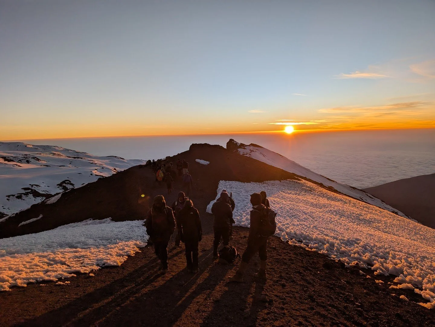 Peaking at 19,341 ft. 🌅🏔️