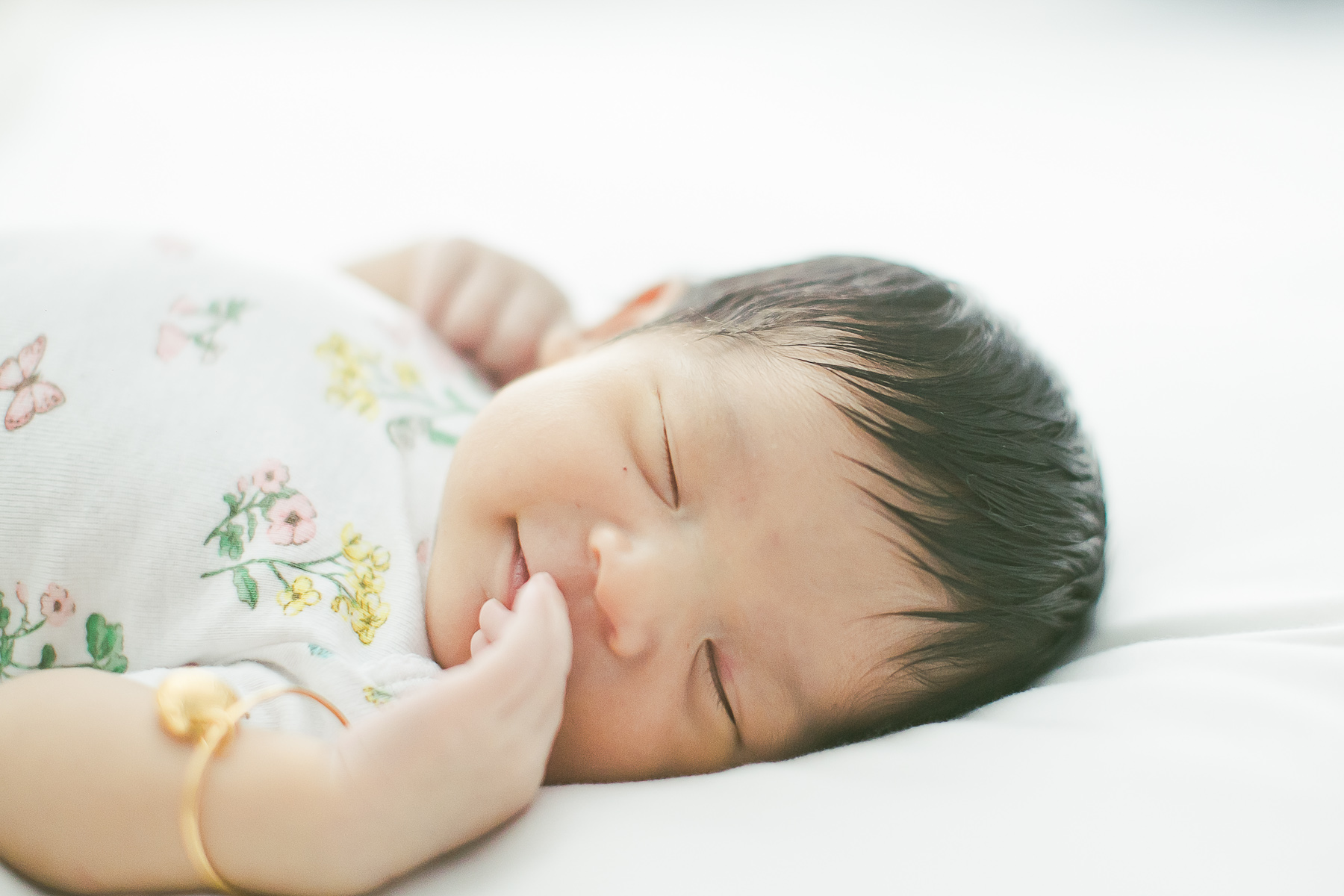 Nora-newborn-0005.jpg