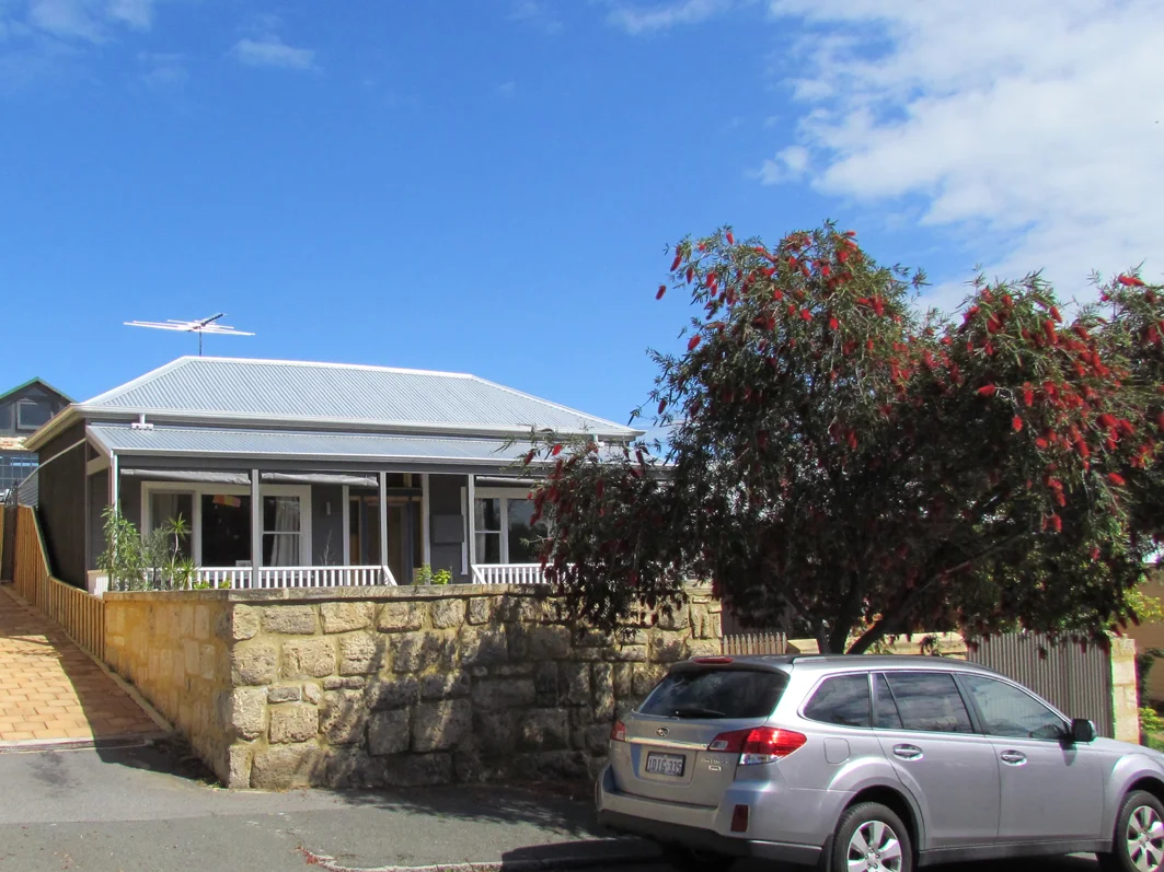 13 Sewell Street