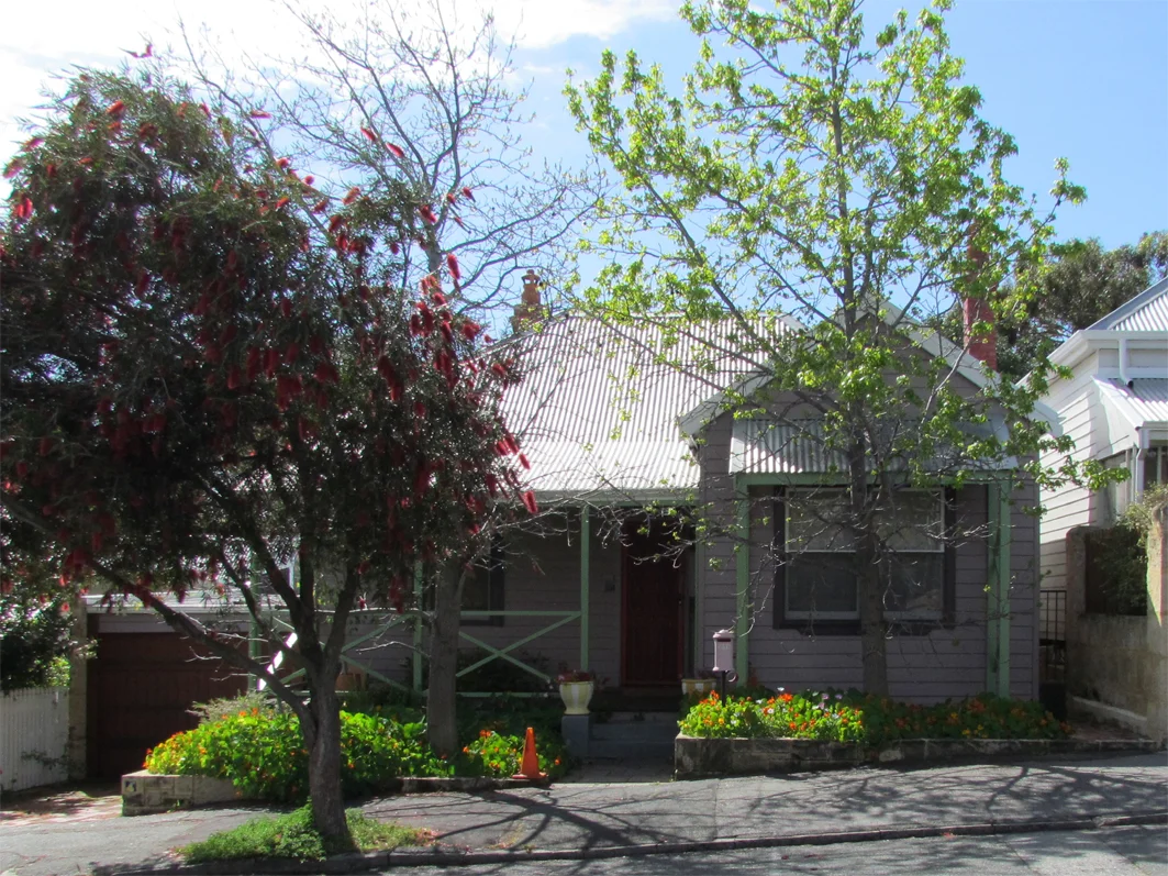 16 Sewell Street