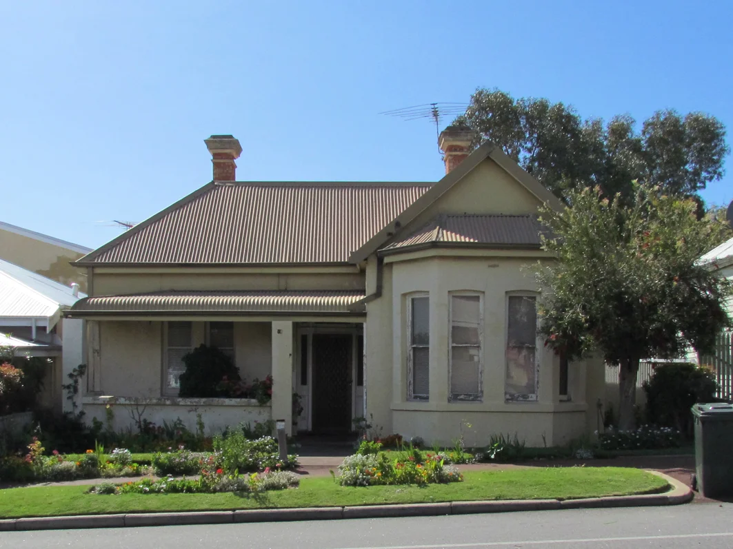 14 East Street