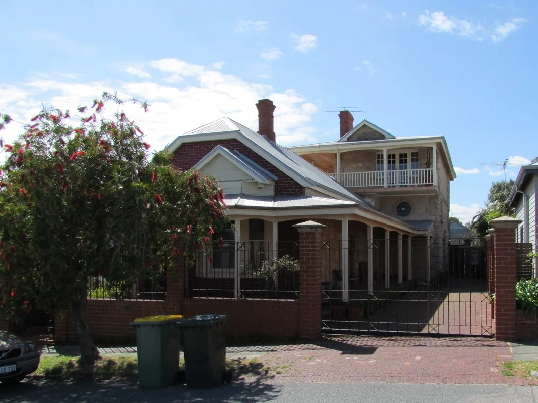 16 Glyde Street