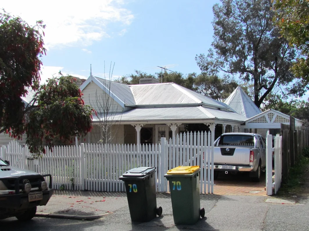 70 Hubble Street