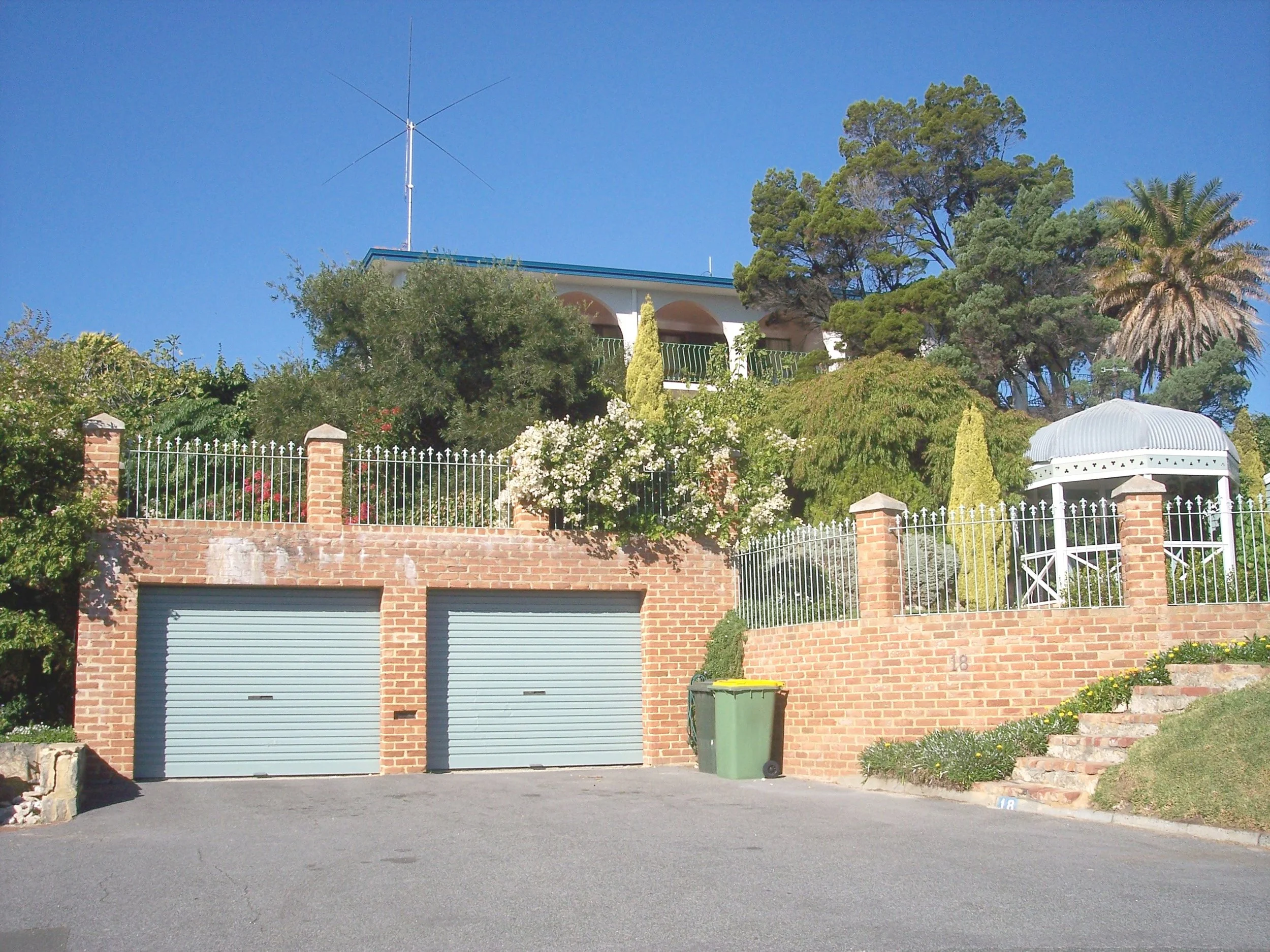 18 Angwin Street