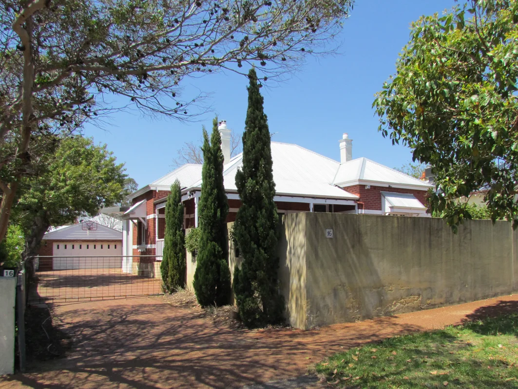 16 Irwin Street