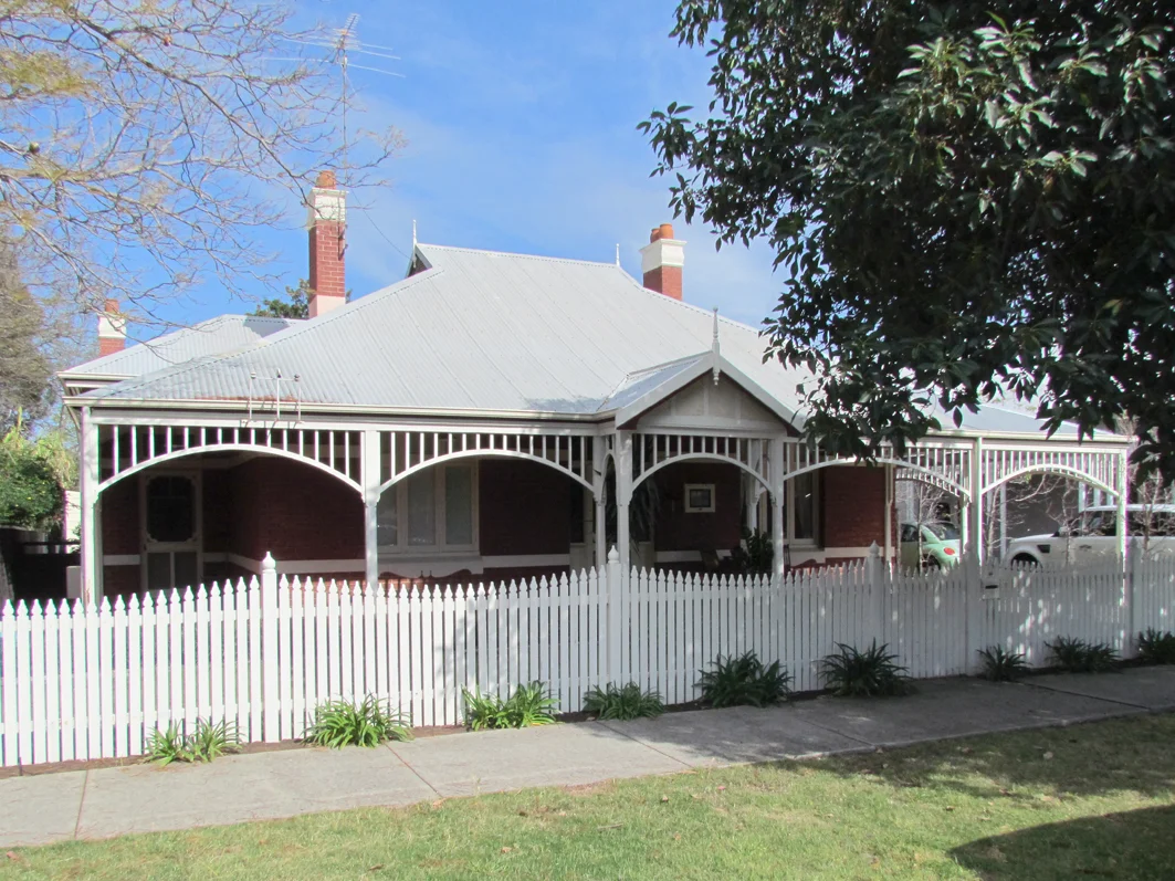 23 Moss Street