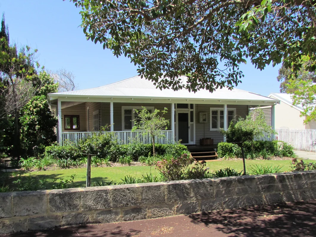 52 Irwin Street