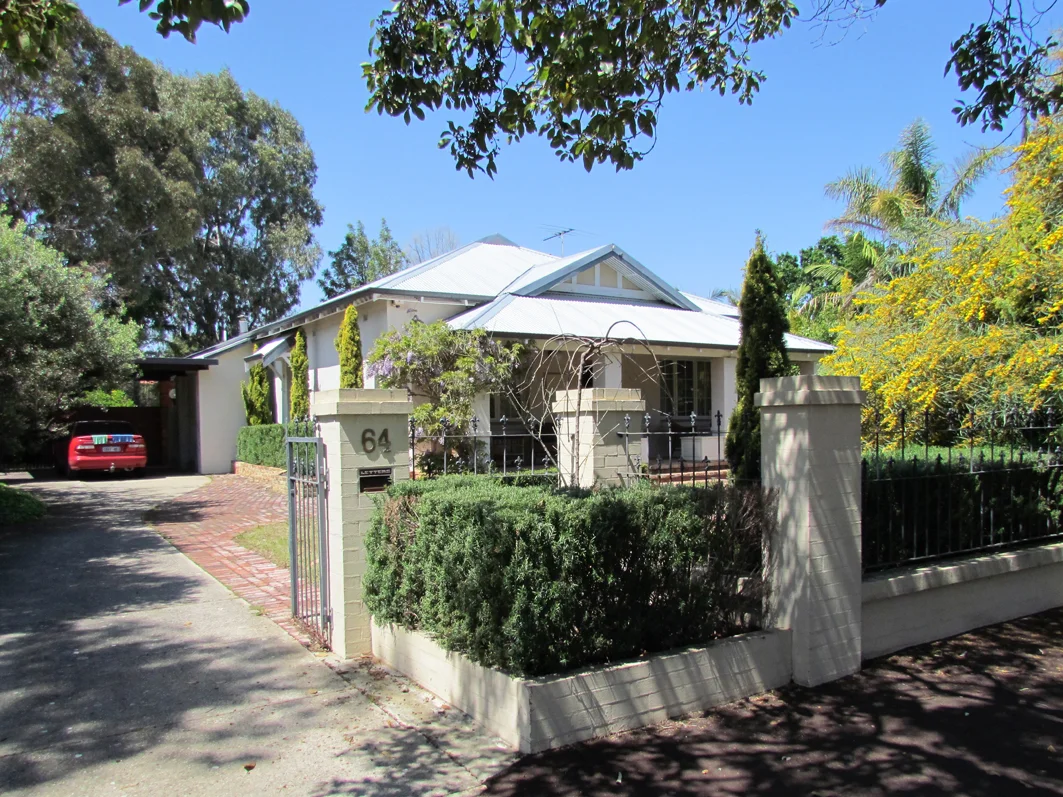 64 Irwin Street