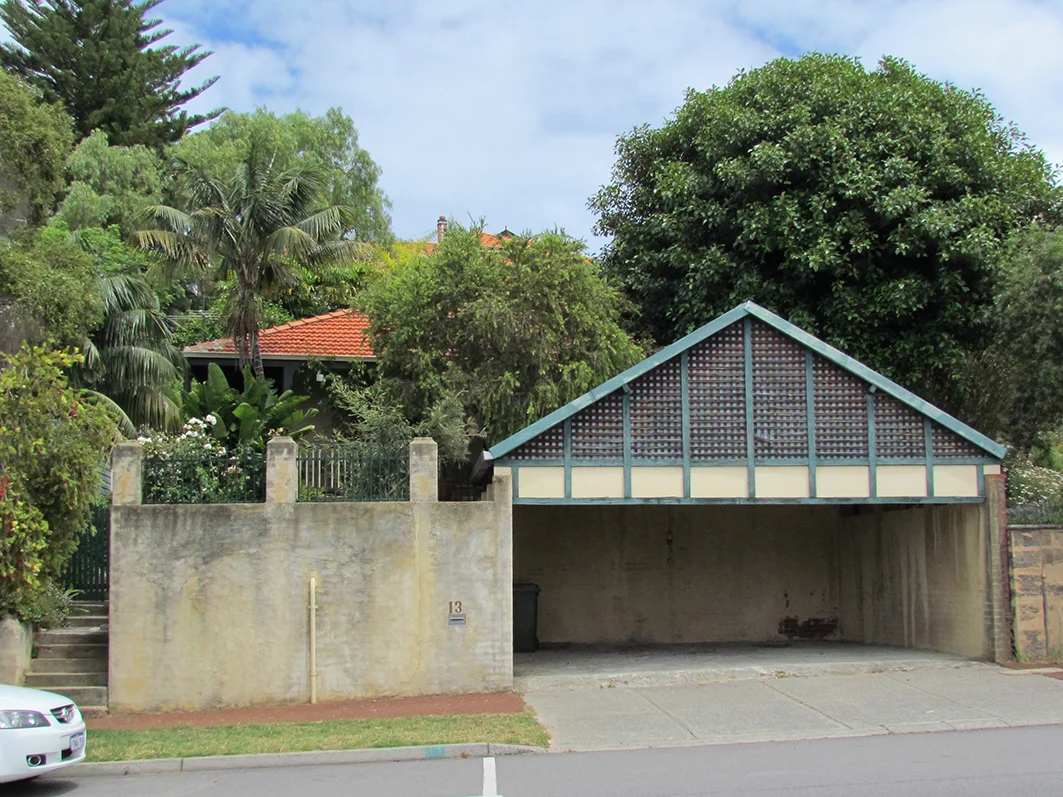 13 Preston Point Road
