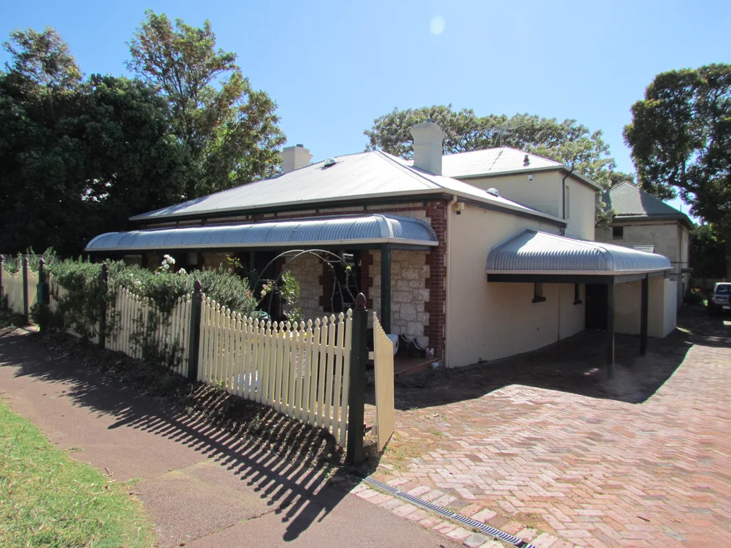 18 Preston Point Road